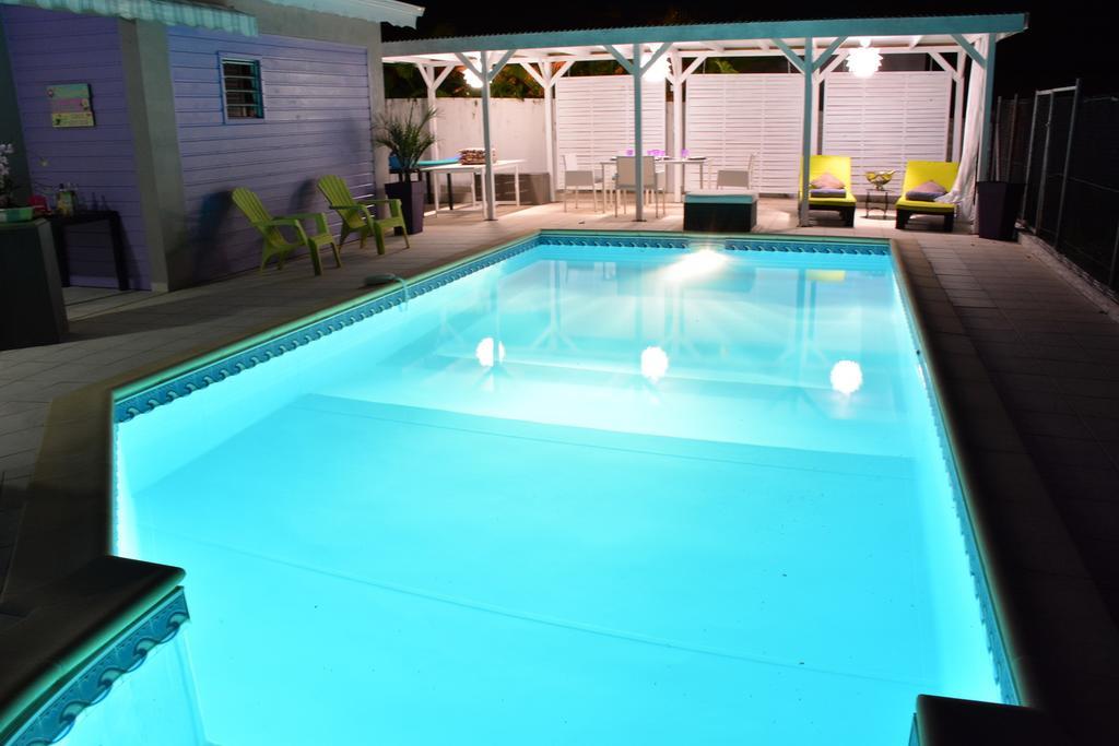 Villa Amethyste Avec Grande Piscine Privee, Jardin Clos, Parking Prive Le Robert Exteriör bild